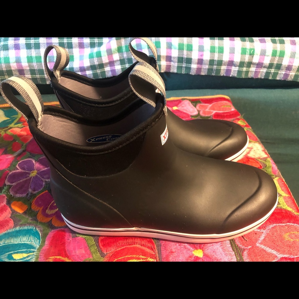 Xtratuf 6-in rain boots